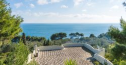 Castro Marina,la Perla del Sud, villa immersa nel verde della vegetazione mediterranea con affaccio sul mare