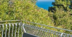Castro Marina,la Perla del Sud, villa immersa nel verde della vegetazione mediterranea con affaccio sul mare
