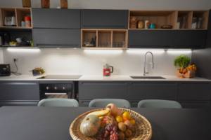059 i palazzetto first floor kitchen dining table detail 13 - Agenzia Immobiliare Lecce - Lusso, Appartamenti, Case, Ville