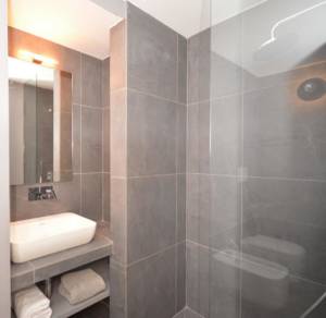 094 r palazzettofirst floor double bedroom c bathroom - Agenzia Immobiliare Lecce - Lusso, Appartamenti, Case, Ville