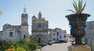 Palmariggi, a pochi chilometri da Otranto, in ottimo stato elegante palazzo gentilizio dell’800 con ampio terrazzo