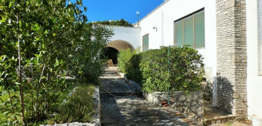 Porto Badisco a pochi passi dal mare villa unico livello e giardino terrazzato