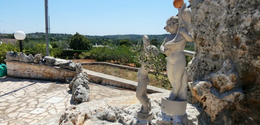 Putignano Villa panoramica in ottimo stato con giardino attrezzato