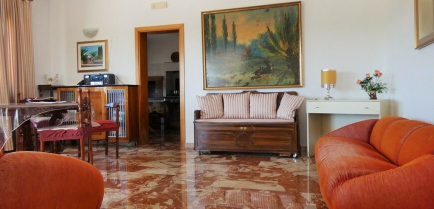 Putignano Villa panoramica in ottimo stato con giardino attrezzato