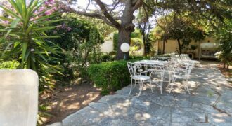 Litoranea Gallipoli-Santa Maria al Bagno proprietà con giardino vista mare