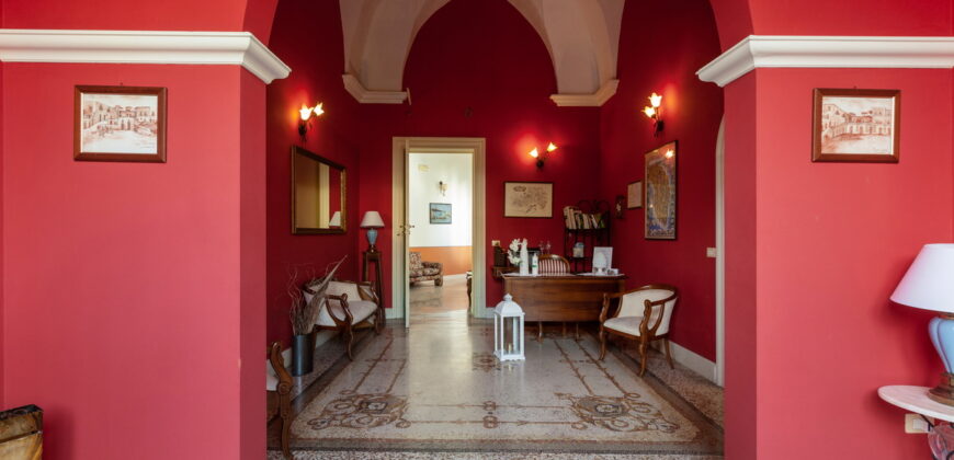 Tuglie centro storico Palazzo dell’800 con grande giardino
