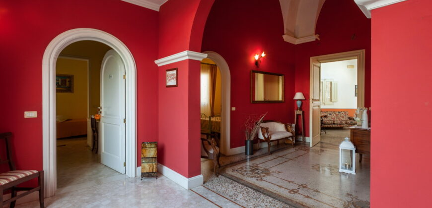 Tuglie centro storico Palazzo dell’800 con grande giardino