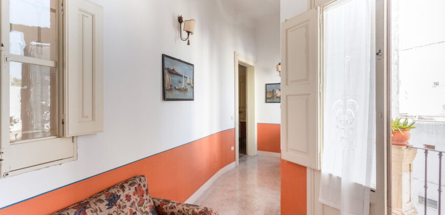 Tuglie centro storico Palazzo dell’800 con grande giardino