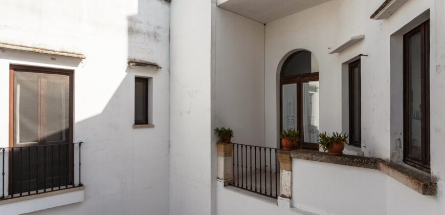 Tuglie centro storico Palazzo dell’800 con grande giardino