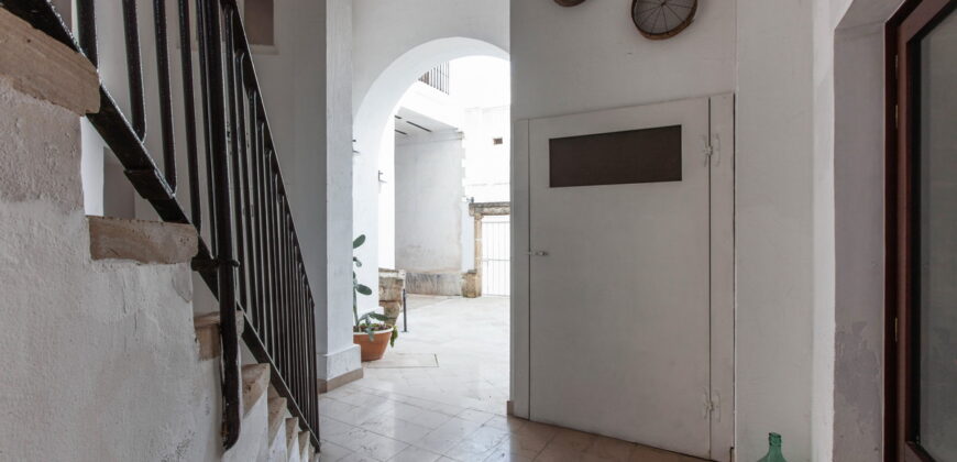 Tuglie centro storico Palazzo dell’800 con grande giardino
