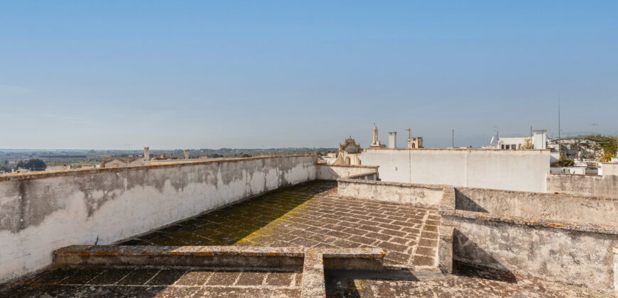 Tuglie centro storico Palazzo dell’800 con grande giardino