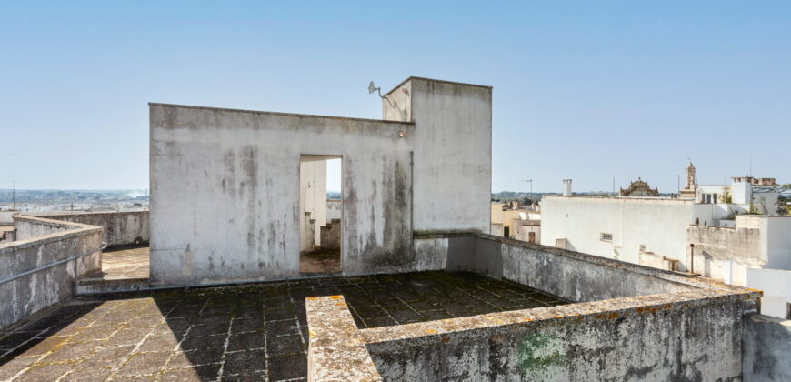 Tuglie centro storico Palazzo dell’800 con grande giardino