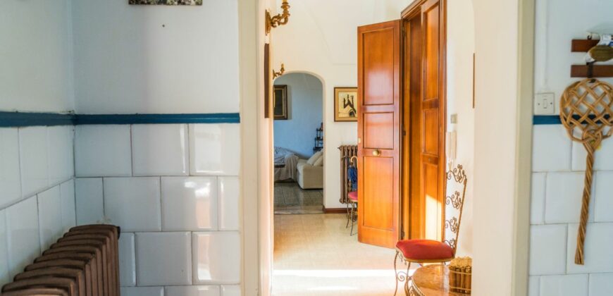 Lecce, centro storico a pochi passi dal Duomo, luminoso appartamento di grande metratura
