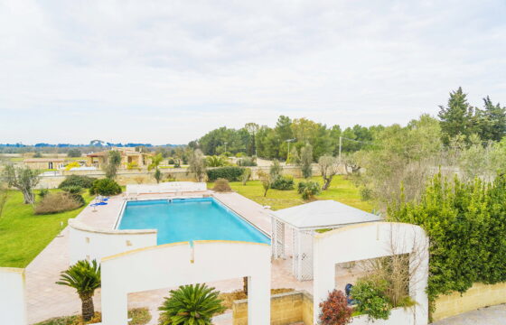 Lecce-Monteroni bellissima Dimora con piscina