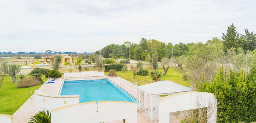 Lecce-Monteroni bellissima Dimora con piscina