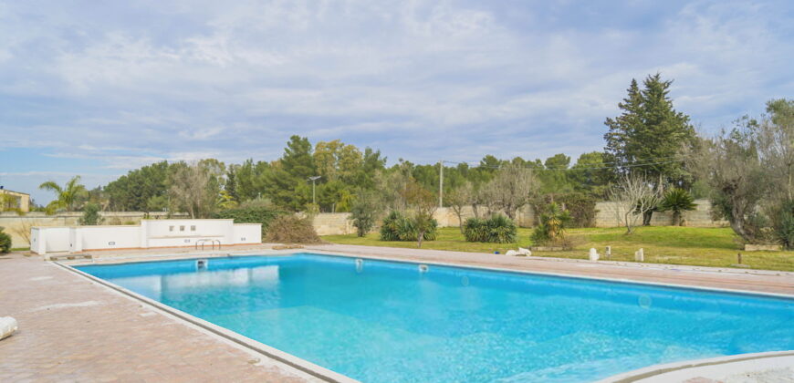 Lecce-Monteroni bellissima Dimora con piscina