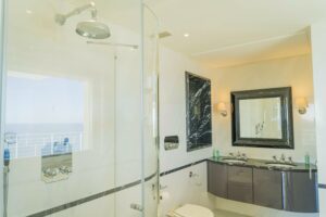 Bagno 4 1 - Agenzia Immobiliare Lecce - Lusso, Appartamenti, Case, Ville