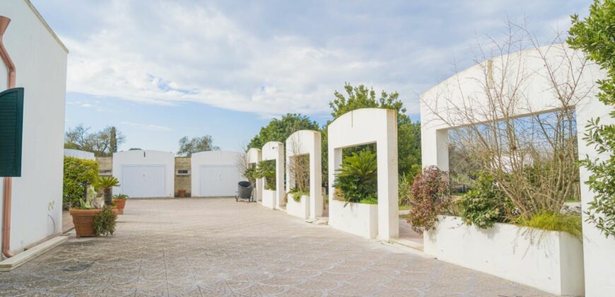 Lecce-Monteroni bellissima Dimora con piscina