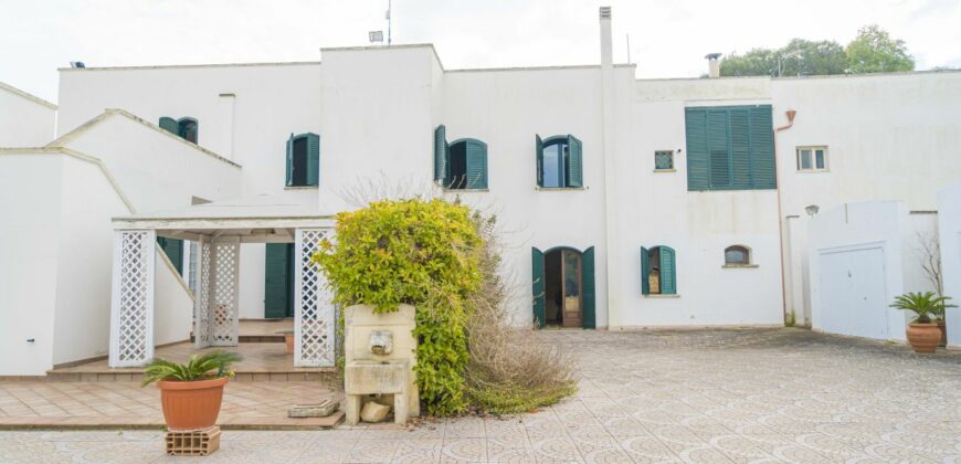 Lecce-Monteroni bellissima Dimora con piscina