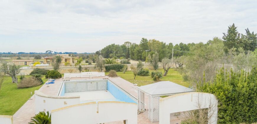 Lecce-Monteroni bellissima Dimora con piscina