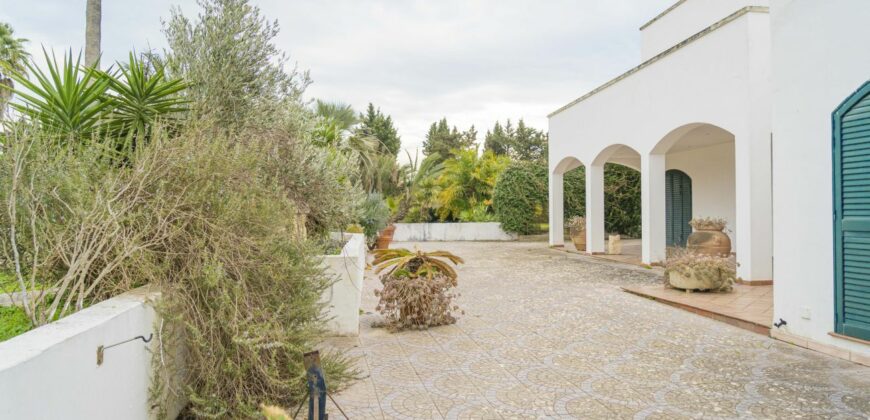 Lecce-Monteroni bellissima Dimora con piscina