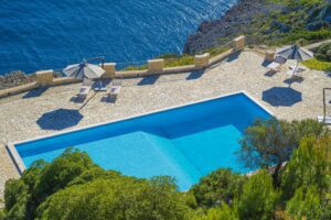 Piscina 9 - Agenzia Immobiliare Lecce - Lusso, Appartamenti, Case, Ville