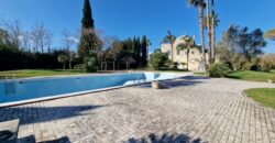 In agro di San Cesario Antico Casale dell’ 800 con piscina e campo da tennis