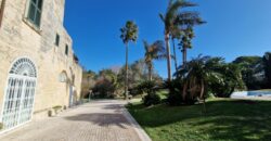 In agro di San Cesario Antico Casale dell’ 800 con piscina e campo da tennis