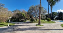 In agro di San Cesario Antico Casale dell’ 800 con piscina e campo da tennis