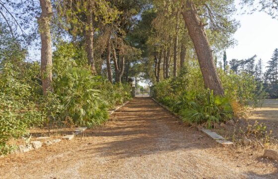 Eleganza e Fascino nel Cuore del Salento: Un Antico Casino di Caccia ad Arnesano