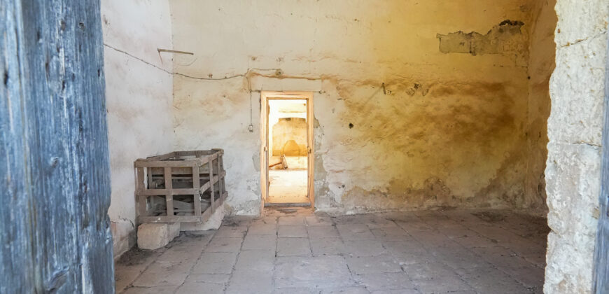 Castrignano De Greci, nel cuore della Grecìa Salentina, antica masseria da ristrutturare