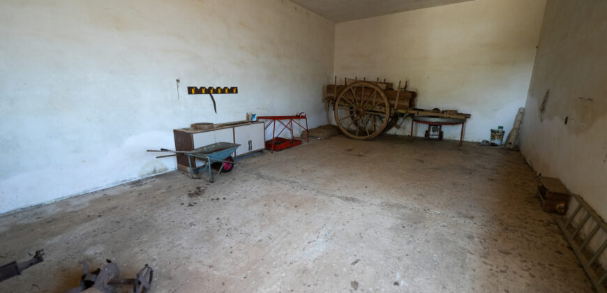 Castrignano De Greci, nel cuore della Grecìa Salentina, antica masseria da ristrutturare