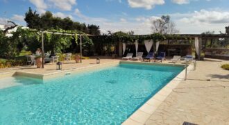 Antica villa con piscina immersa nella campagna salentina