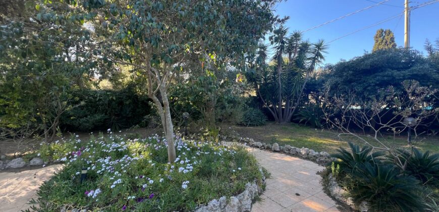 Villa in vendita sulla litoranea di San Cataldo (Comune di Vernole)