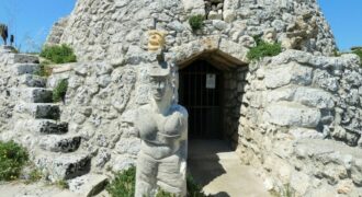 Terreno con trullo da ristrutturare sulla Lecce-Frigole (5° km)