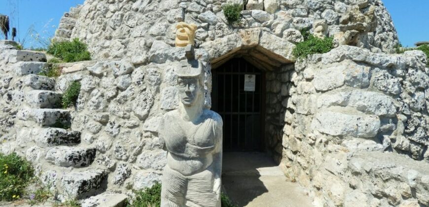 Terreno con trullo da ristrutturare sulla Lecce-Frigole (5° km)