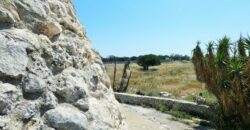 Terreno con trullo da ristrutturare sulla Lecce-Frigole (5° km)