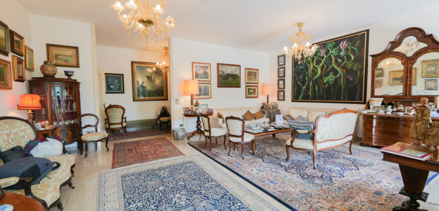 San Lazzaro Prestigioso Appartamento con Ampio Giardino