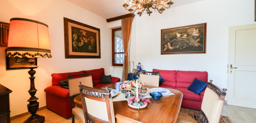 San Lazzaro Prestigioso Appartamento con Ampio Giardino
