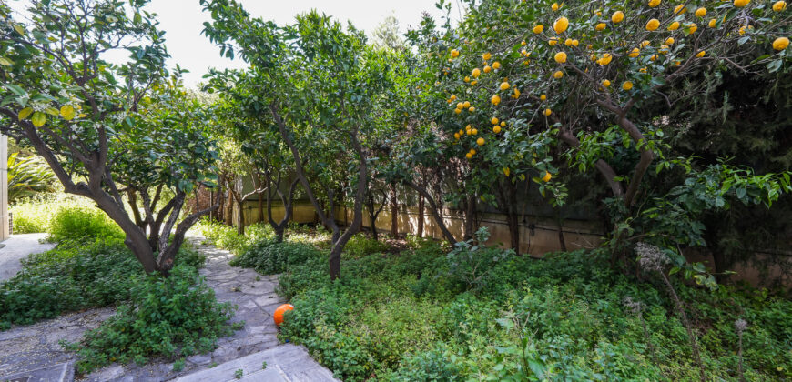 San Lazzaro Prestigioso Appartamento con Ampio Giardino