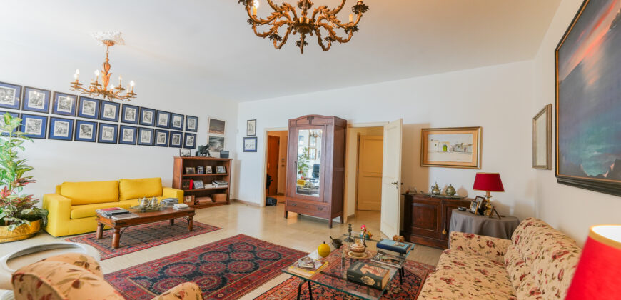 San Lazzaro elegante appartamento con spazi esterni