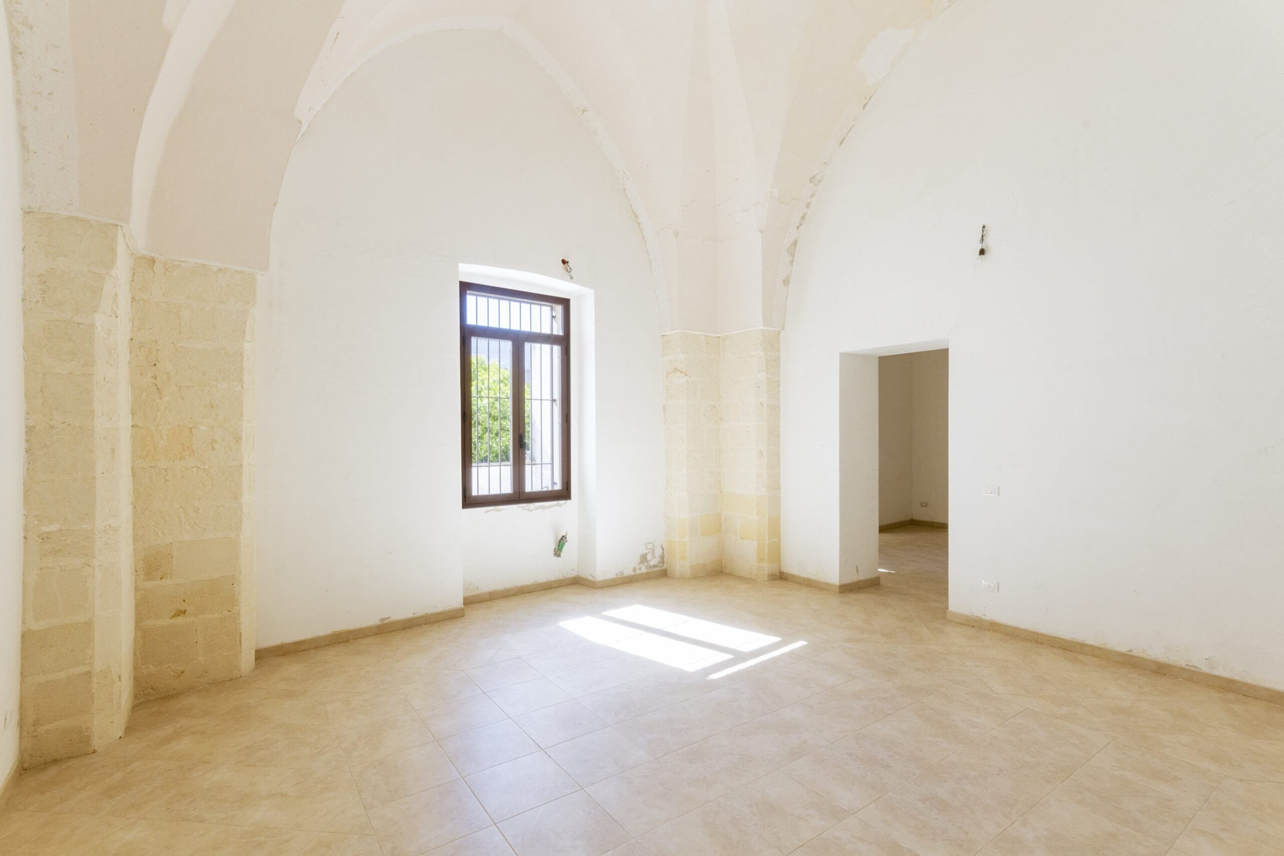 Palazzo storico con giardino e terrazzo panoramico nel cuore di Guagnano