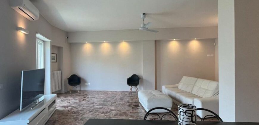 Lecce Zona Mazzini Elegante Appartamento di Ampia Metratura con box auto