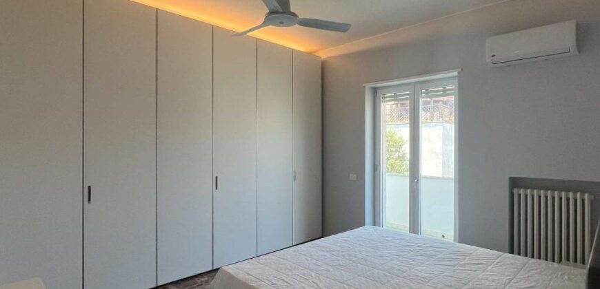 Lecce Zona Mazzini Elegante Appartamento di Ampia Metratura con box auto