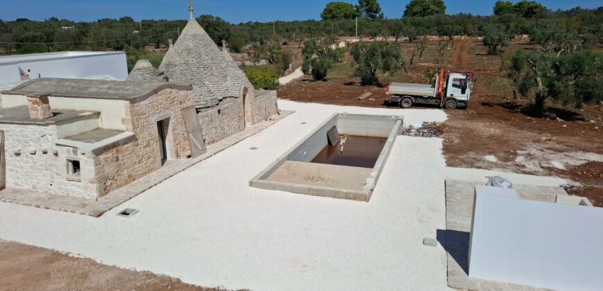 Splendida proprietà con trulli e piscina in vendita nella Valle d’Itria – Ceglie Messapica (BR)Stunning Trulli Property with Pool for Sale in the Itria Valley – Ceglie Messapica (BR)