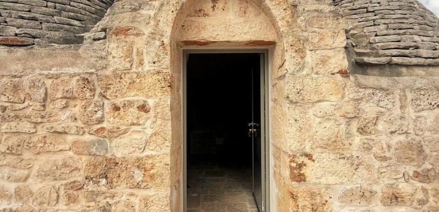 Splendida proprietà con trulli e piscina in vendita nella Valle d’Itria – Ceglie Messapica (BR)Stunning Trulli Property with Pool for Sale in the Itria Valley – Ceglie Messapica (BR)
