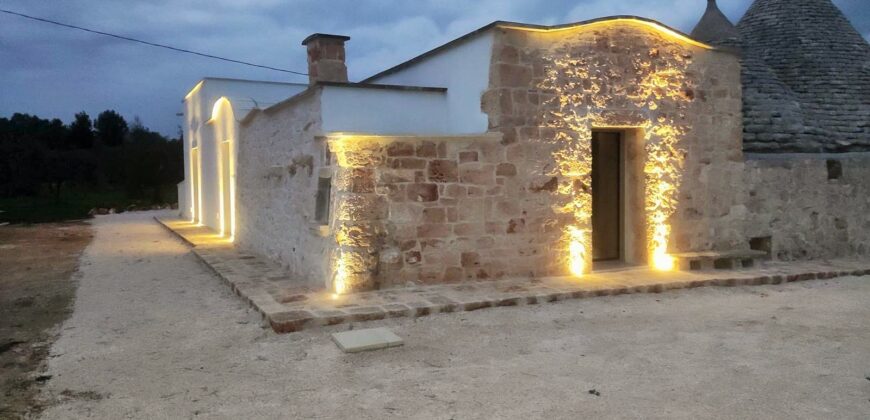 Splendida proprietà con trulli e piscina in vendita nella Valle d’Itria – Ceglie Messapica (BR)Stunning Trulli Property with Pool for Sale in the Itria Valley – Ceglie Messapica (BR)