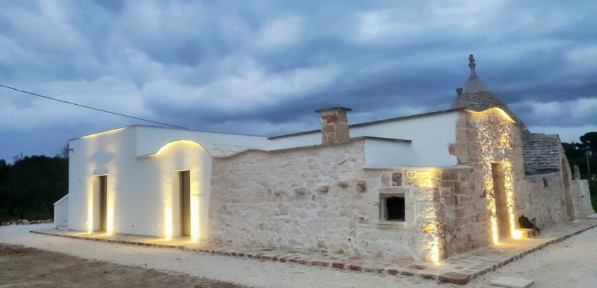 Splendida proprietà con trulli e piscina in vendita nella Valle d’Itria – Ceglie Messapica (BR)Stunning Trulli Property with Pool for Sale in the Itria Valley – Ceglie Messapica (BR)