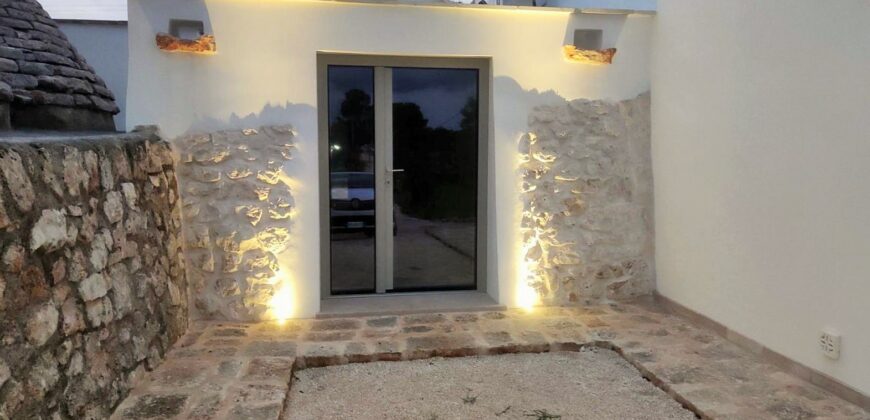 Splendida proprietà con trulli e piscina in vendita nella Valle d’Itria – Ceglie Messapica (BR)Stunning Trulli Property with Pool for Sale in the Itria Valley – Ceglie Messapica (BR)