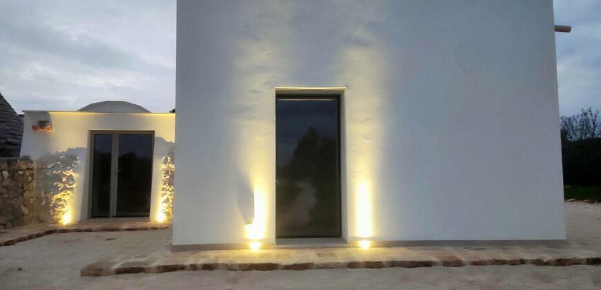 Splendida proprietà con trulli e piscina in vendita nella Valle d’Itria – Ceglie Messapica (BR)Stunning Trulli Property with Pool for Sale in the Itria Valley – Ceglie Messapica (BR)
